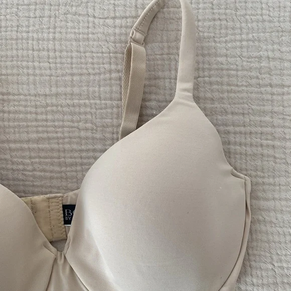 Victoria’s Secret Body By Victoria IPEX Demi Bra - Picture 2 of 6